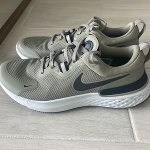 Nike react miler running shoe size 8 mens 9.5 women's worn once